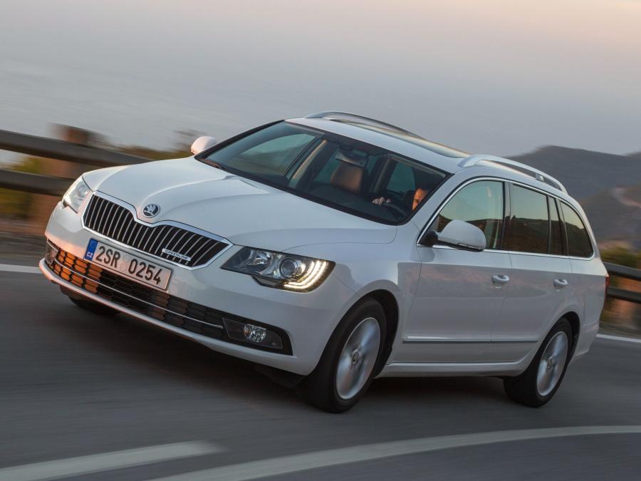  Skoda Superb Combi GreenLine 2013 года  (фото 2 из 6)